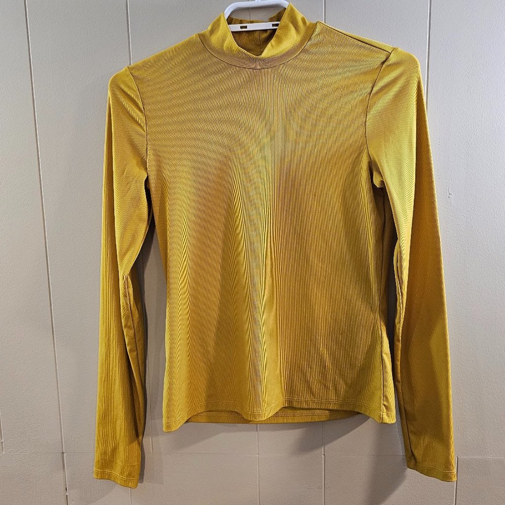 💜 4/$30 💜 H&M Long Sleeve Mock Neck